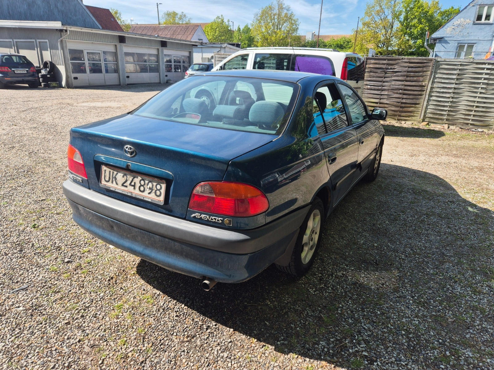 undefined Toyota Avensis fra 1998