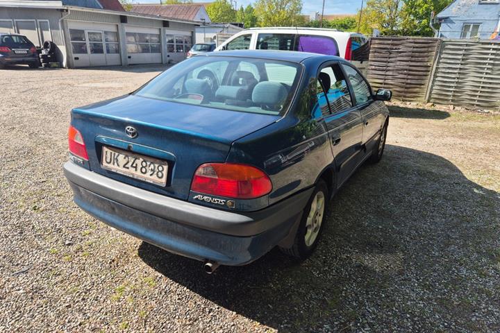 undefined Toyota Avensis fra 1998