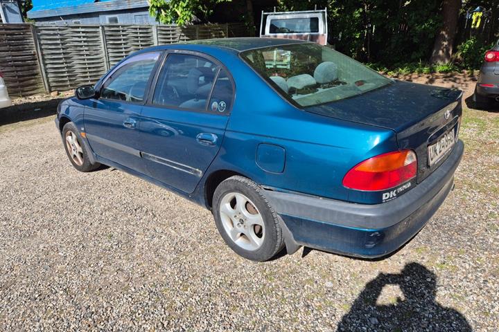 undefined Toyota Avensis fra 1998