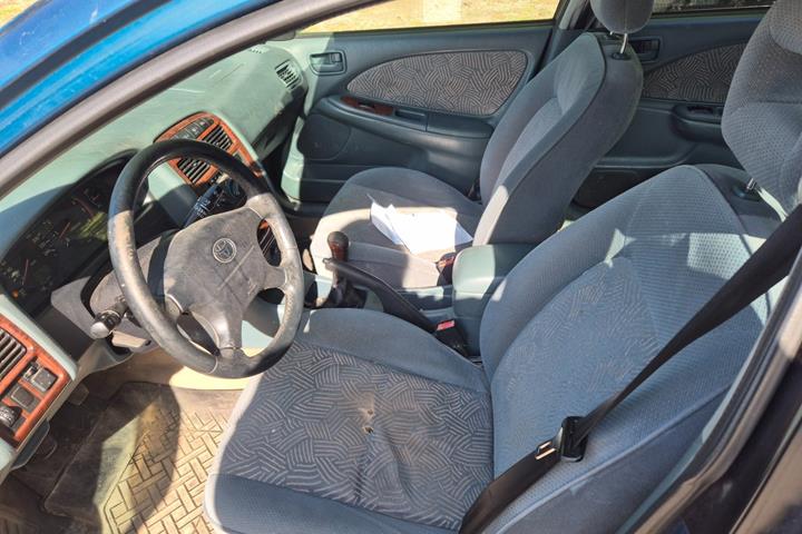 undefined Toyota Avensis fra 1998