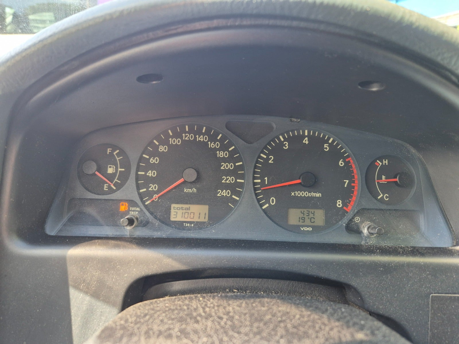 undefined Toyota Avensis fra 1998