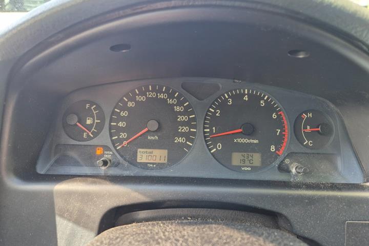 undefined Toyota Avensis fra 1998