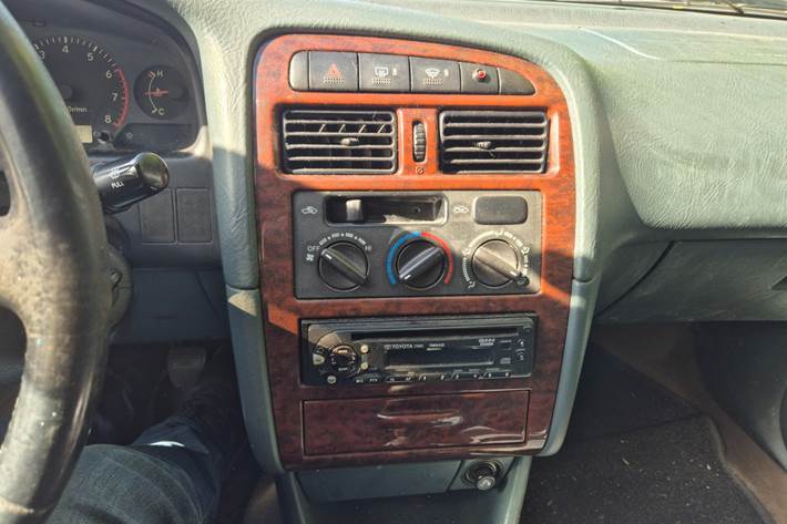 undefined Toyota Avensis fra 1998