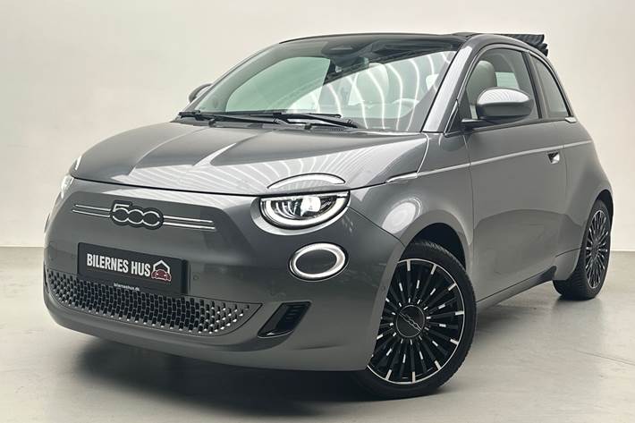 Hvid Fiat 500e fra 2023