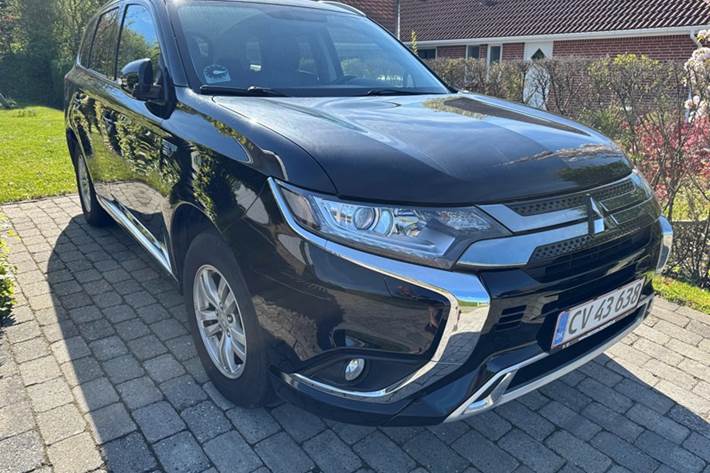 undefined Mitsubishi Outlander fra 2020