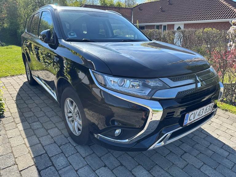 Mitsubishi Outlander 2.4PHEV 4WD
