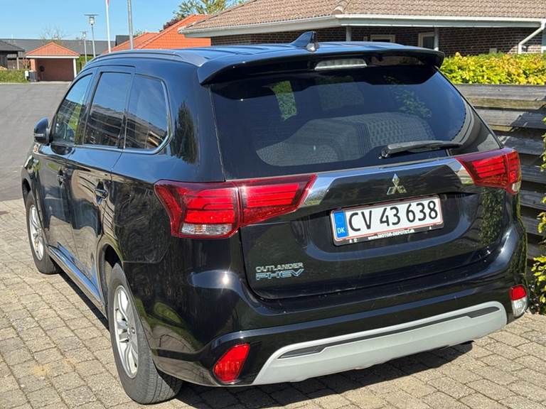 Mitsubishi Outlander 2.4PHEV 4WD