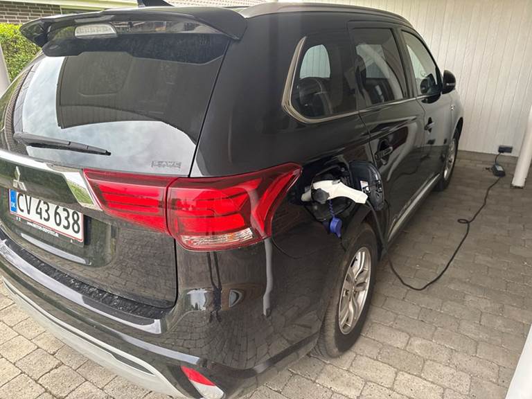 Mitsubishi Outlander 2.4PHEV 4WD