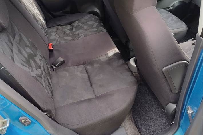 Blå Suzuki Alto fra 2009