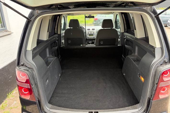 Sort VW Touran fra 2008