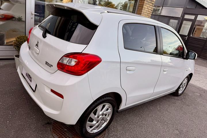 Hvid Mitsubishi Space Star fra 2016