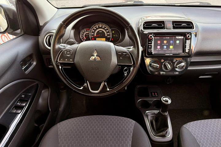 Hvid Mitsubishi Space Star fra 2016