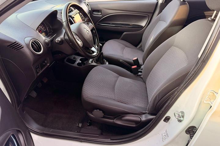 Hvid Mitsubishi Space Star fra 2016
