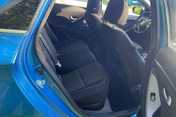 Blå Hyundai i30 fra 2016
