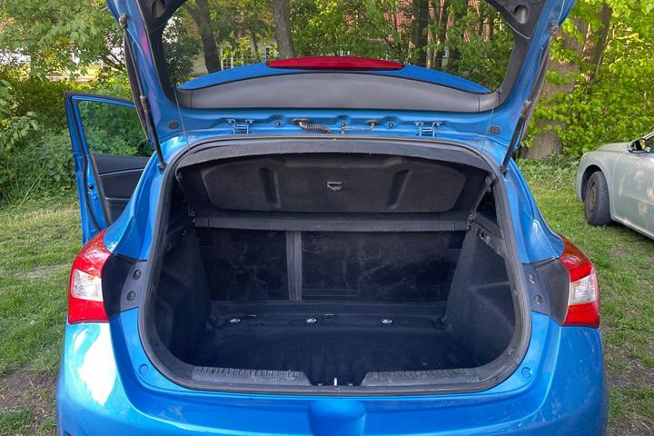 Blå Hyundai i30 fra 2016
