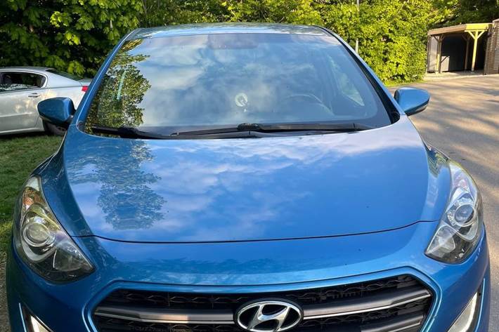 Blå Hyundai i30 fra 2016