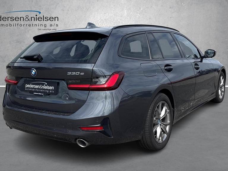 BMW 330e 2,0 Touring Plugin-hybrid Sport Line Steptronic 292HK Stc 8g Aut.