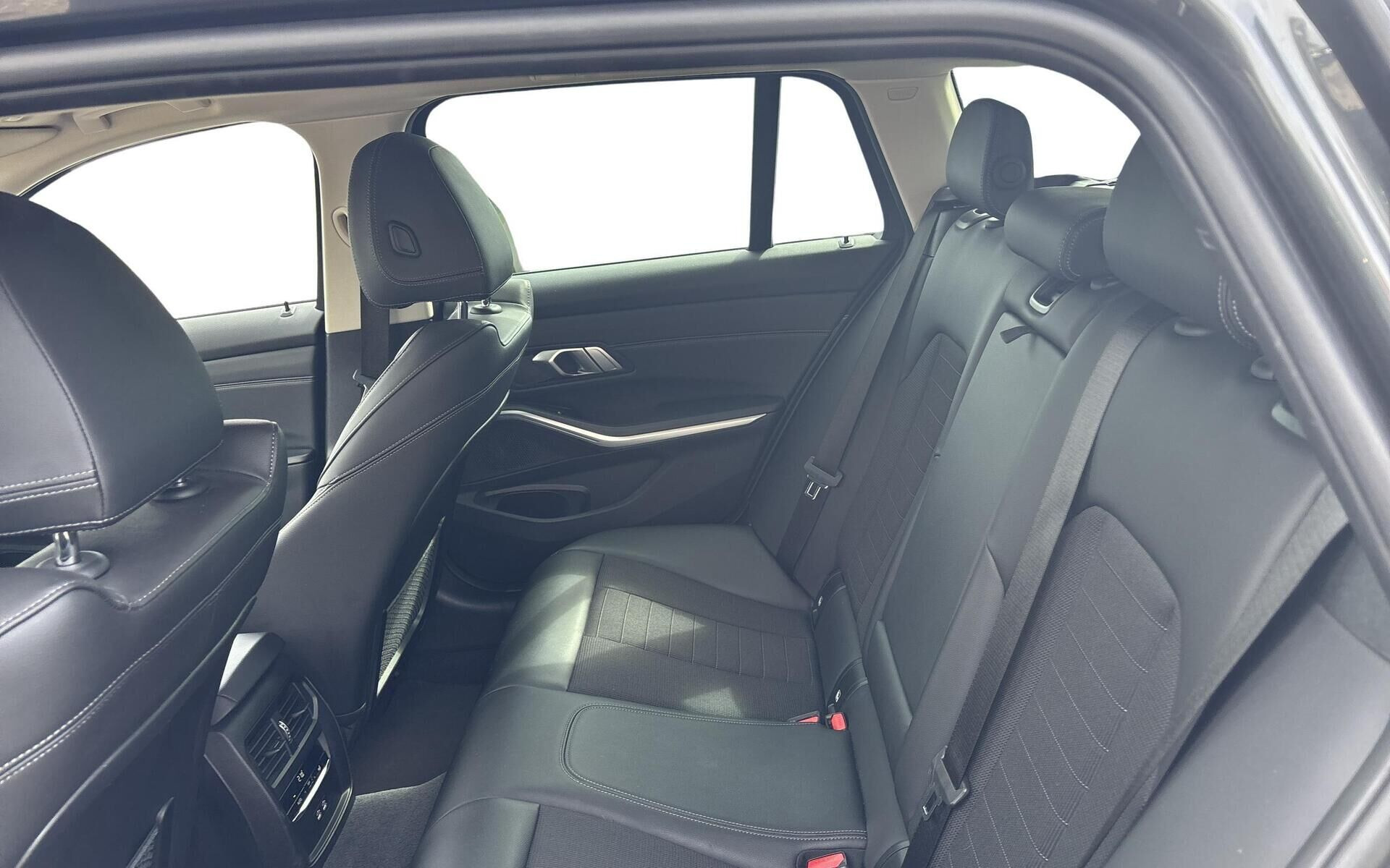 BMW 330e Touring Steptronic, 292hp, 2022