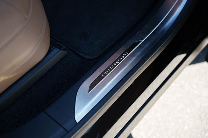 Sort Land Rover Range Rover fra 2023