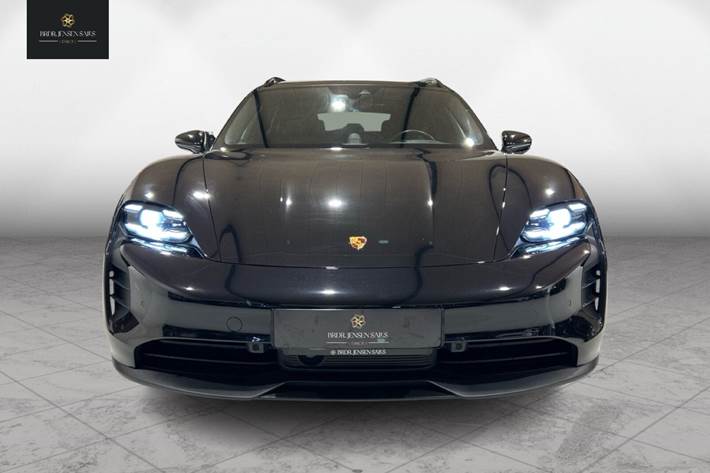 Sort Porsche Taycan fra 2022