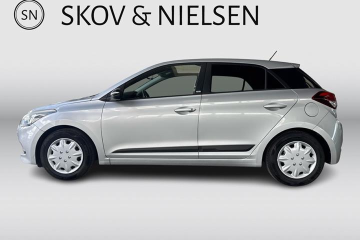 Sølv Hyundai i20 fra 2015