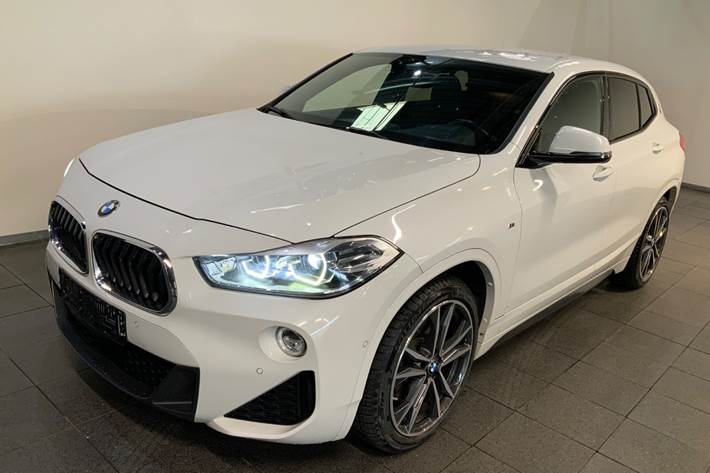 Hvid BMW X2 fra 2018 set udefra