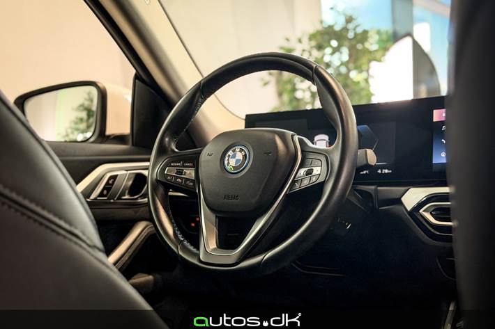 Hvid BMW i4 fra 2023