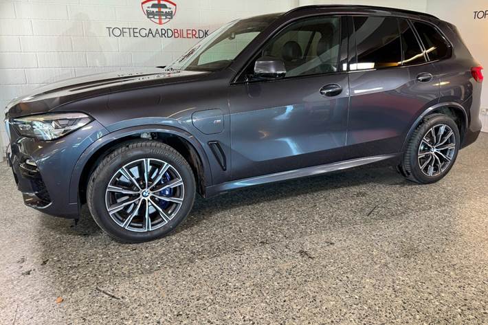 Grå BMW X5 fra 2019