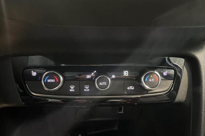 Blå Opel Corsa-e fra 2022