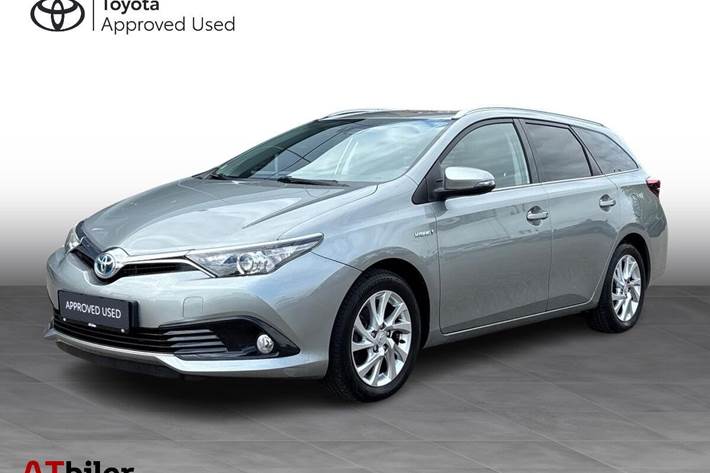 Grå Toyota Auris fra 2017