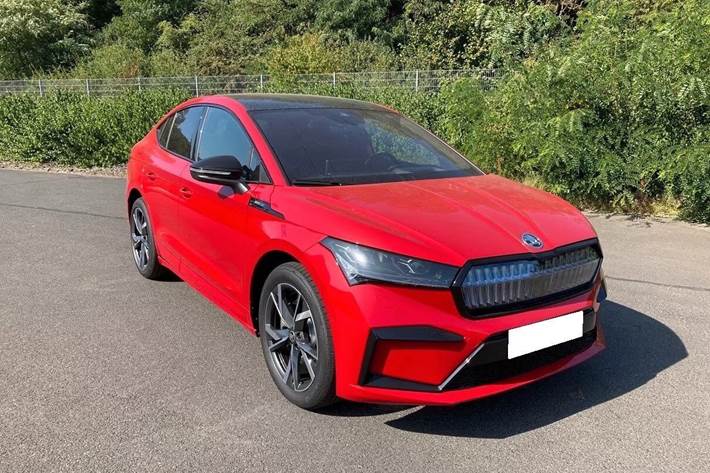 Rød Skoda Enyaq fra 2024