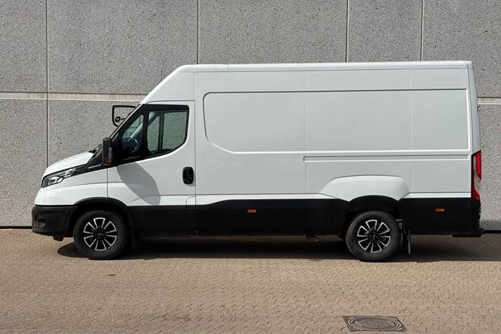 Hvid Iveco Daily fra 2021
