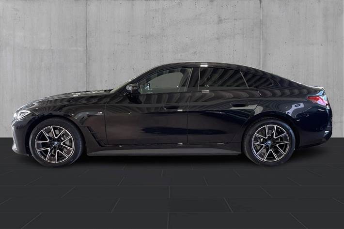 Sort BMW i4 fra 2024