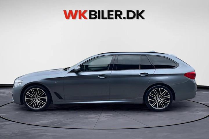 Grå BMW 530d fra 2018