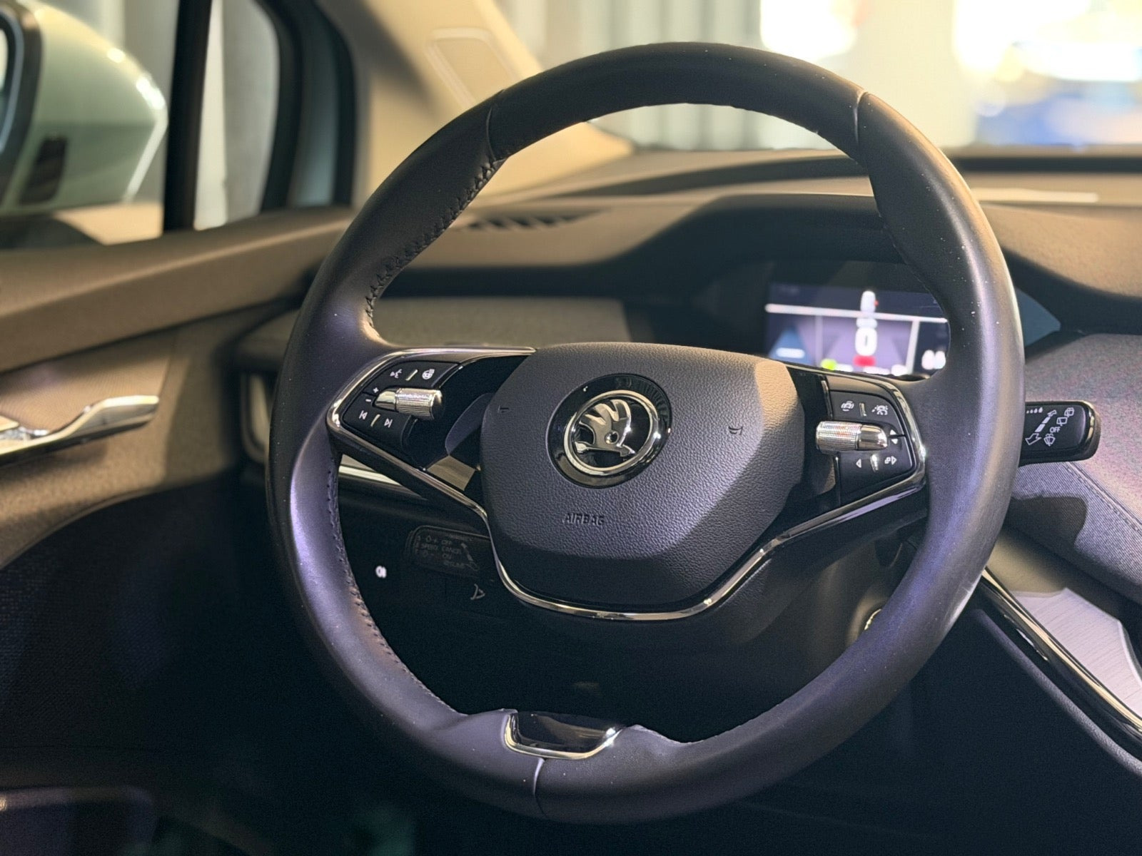 Turquoise Skoda Enyaq fra 2021