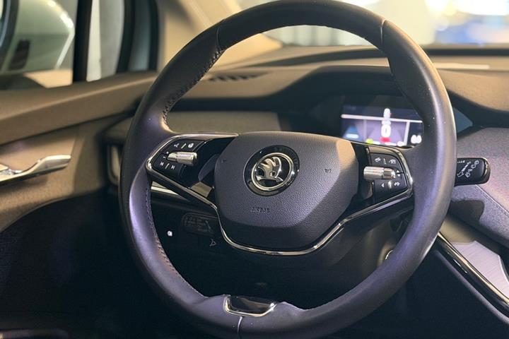 Turquoise Skoda Enyaq fra 2021