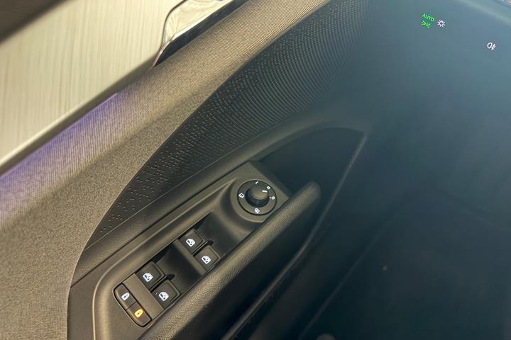 Turquoise Skoda Enyaq fra 2021