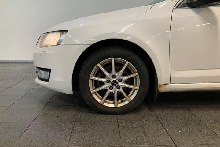 Hvid Skoda Octavia fra 2015