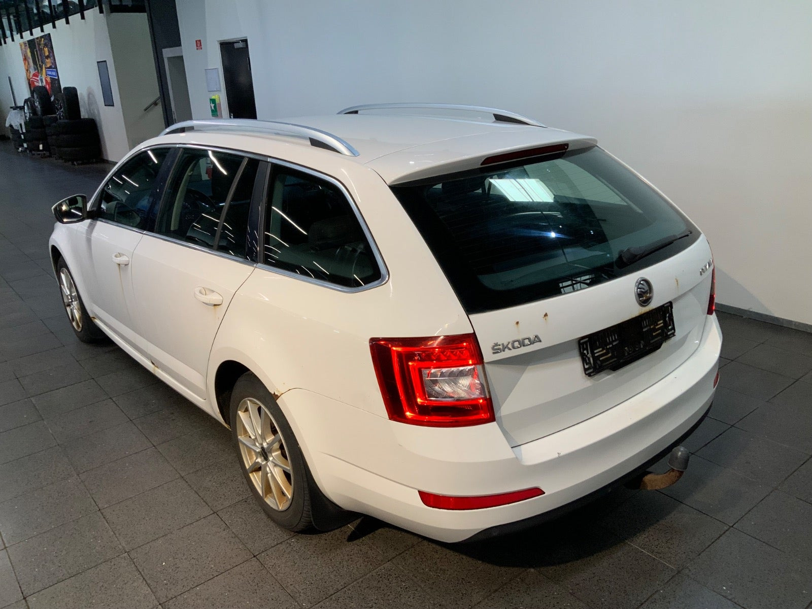 Hvid Skoda Octavia fra 2015
