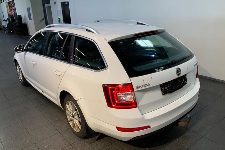 Hvid Skoda Octavia fra 2015