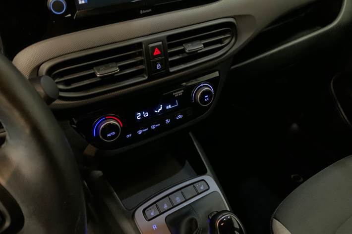 Hvid Hyundai i10 fra 2022