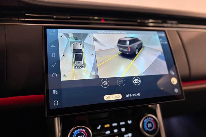Grå Land Rover Range Rover fra 2023