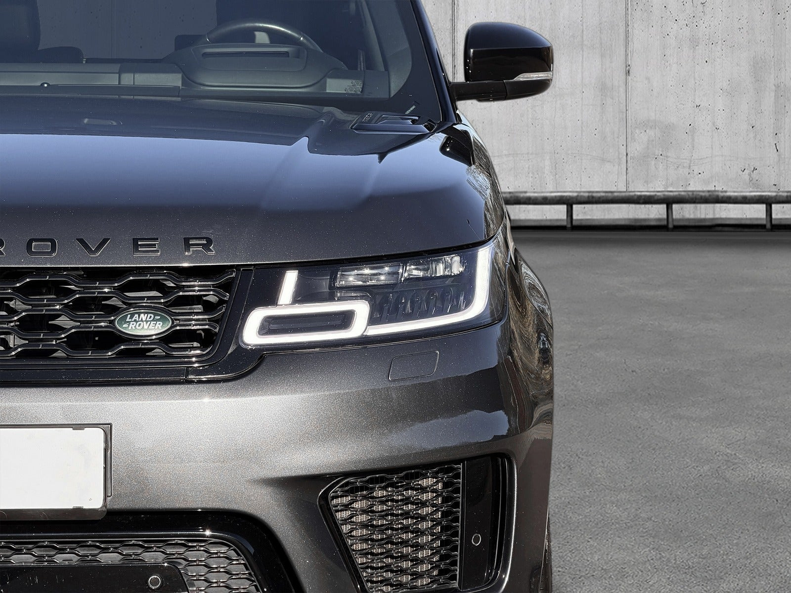 Grå Land Rover Range Rover sport fra 2019