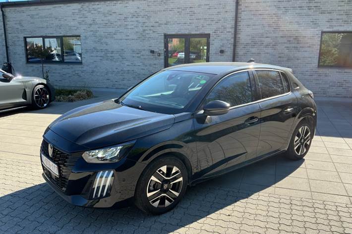 Sort Peugeot 208 fra 2025