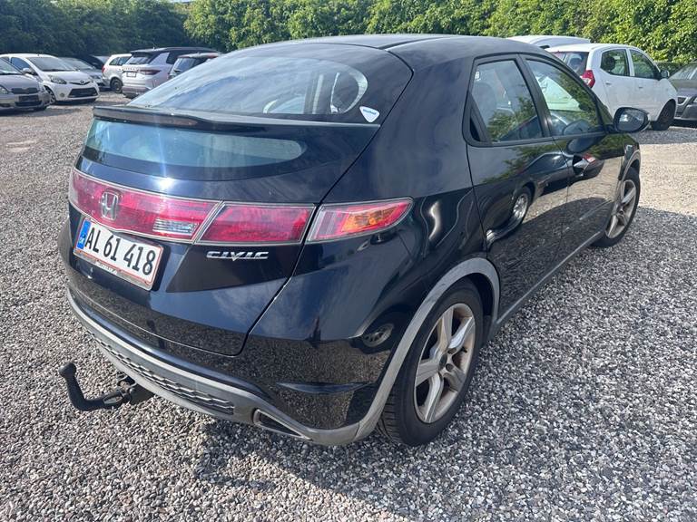 Honda Civic 1,8 Executive