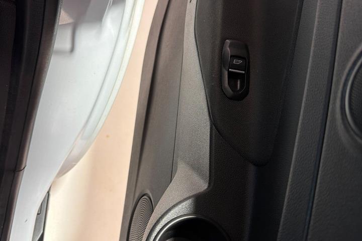 Hvid Ford Grand C-Max fra 2016