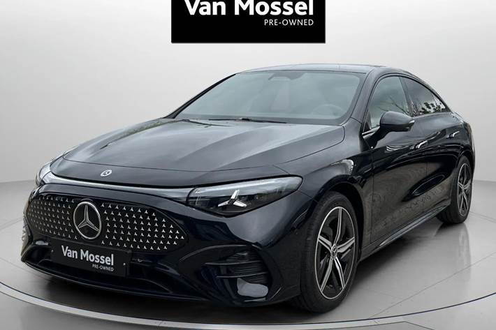 Sort Mercedes CLA250+ fra 2025 set udefra