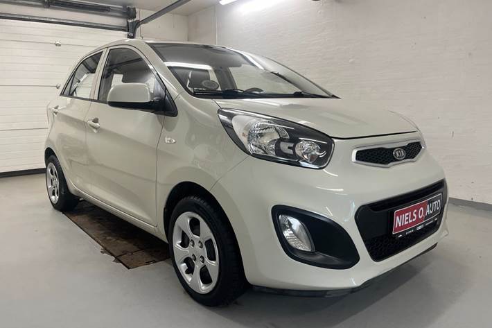 Beige Kia Picanto fra 2011