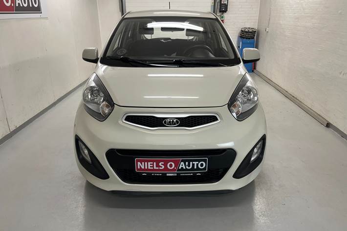 Beige Kia Picanto fra 2011