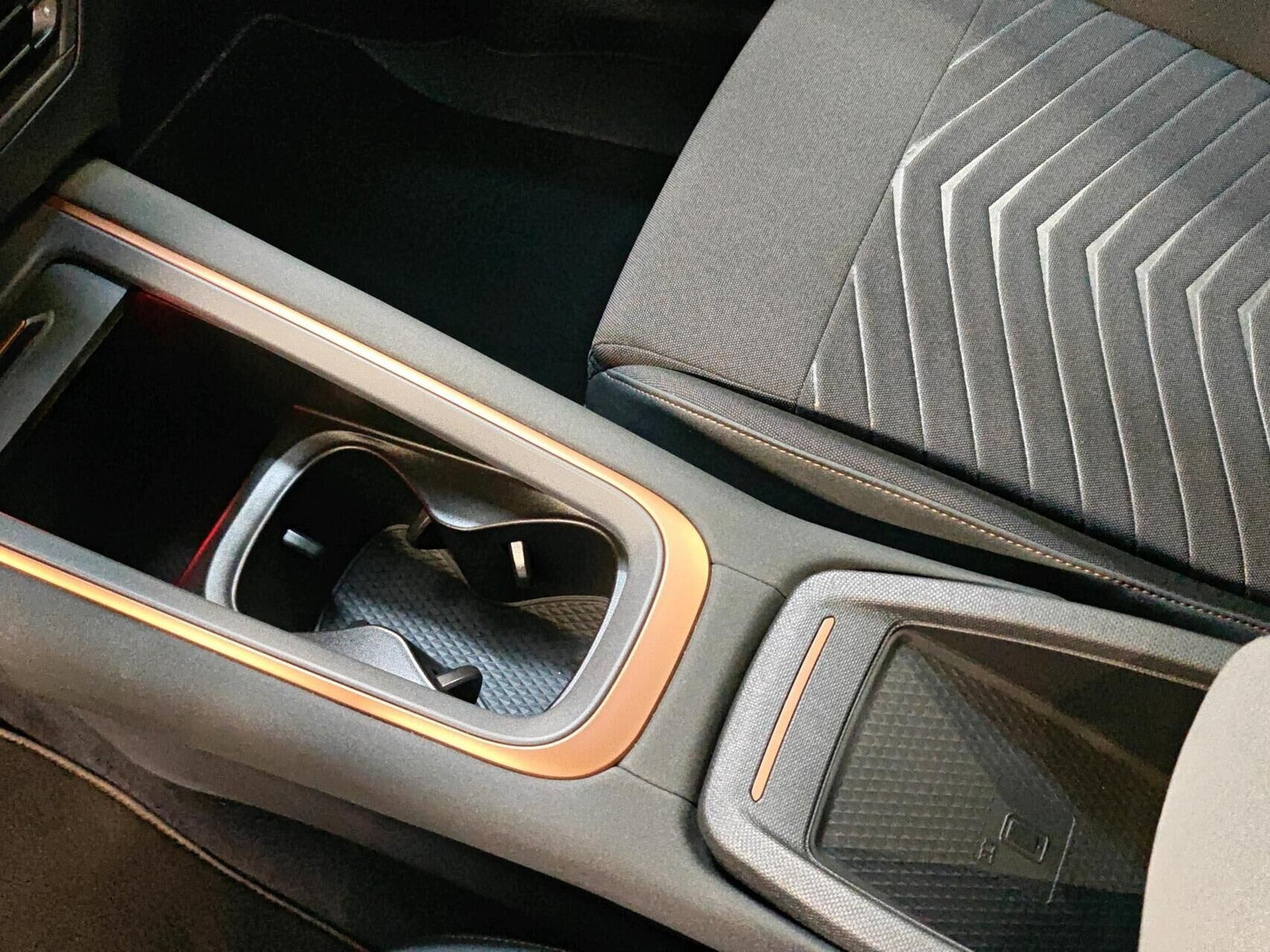 Grå Cupra Born fra 2022